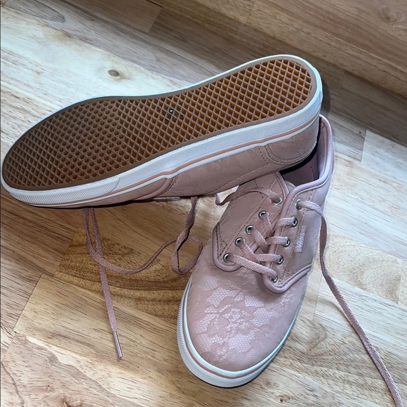 Vans Women's Blush Lace Sneakers - Picture 4 of 5